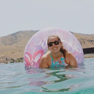 Meet your Posher, Brenna